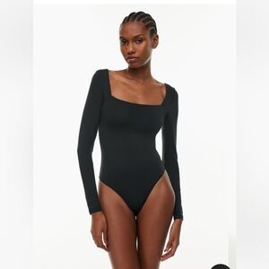 Babaton Contour Squareneck Longsleeve Bodysuit